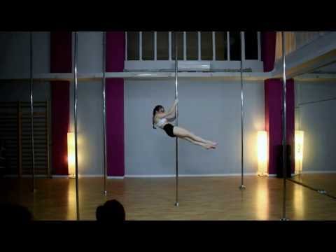 03.Thess Pole Art Show 22 - 27.11.16 Level 2 (Beyoncé - Halo)