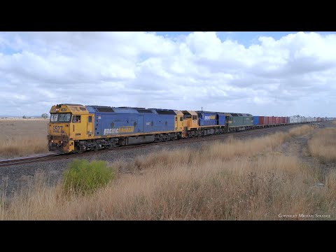 7902V Container Train From Mildura With G527 XR559 G520 (22/3/2023) - PoathTV Australian Railways