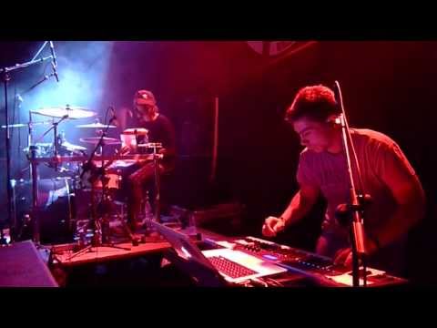MALSUJETO  - Dúo Percusión & Teclado - Die Antwoord (En directo, Buñol)