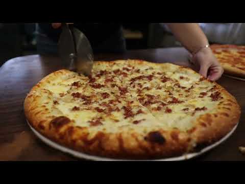 Start To FInish : How To Make A Chicken Bacon Ranch Pizza / Start To Finish / Cinematic B Roll