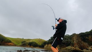 Stormy Weather Land Based Fishing - Chasing Big Snapper!