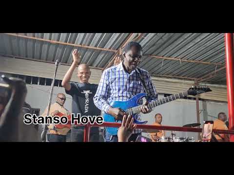 Alick Macheso went wild on Murume lead guitar #murume