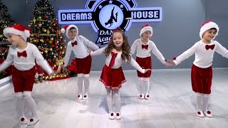 Download lagu Merry Christmas Dance by Little Boys and Girls mp3 Download lagu Merry Christmas Dance by Little Boys and Girls mp3