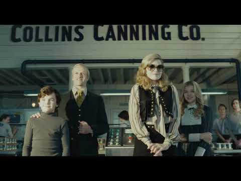 Dark Shadows trailer still implying the film’s glam-rock and sunshine-pop contrasts