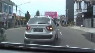 Download lagu Asyiik....Berkendara sambil dengar musik mp3 Download lagu Asyiik....Berkendara sambil dengar musik mp3