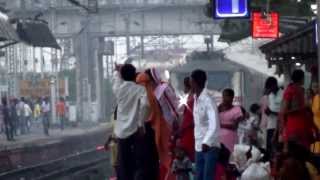 preview picture of video 'Uncle Putting Aunties On Siding To Let 12951 Mumbai-Delhi Rajdhani Express To Overtake!!!! ;)'