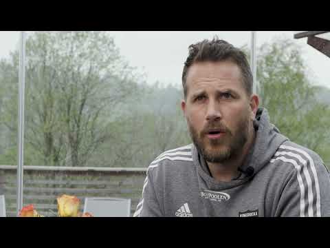 Tobias Hysén glasade in sin uteplats