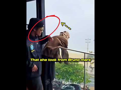 Ros&eacute; still follows Bruno&rsquo;s style #ros&eacute; #brunomars