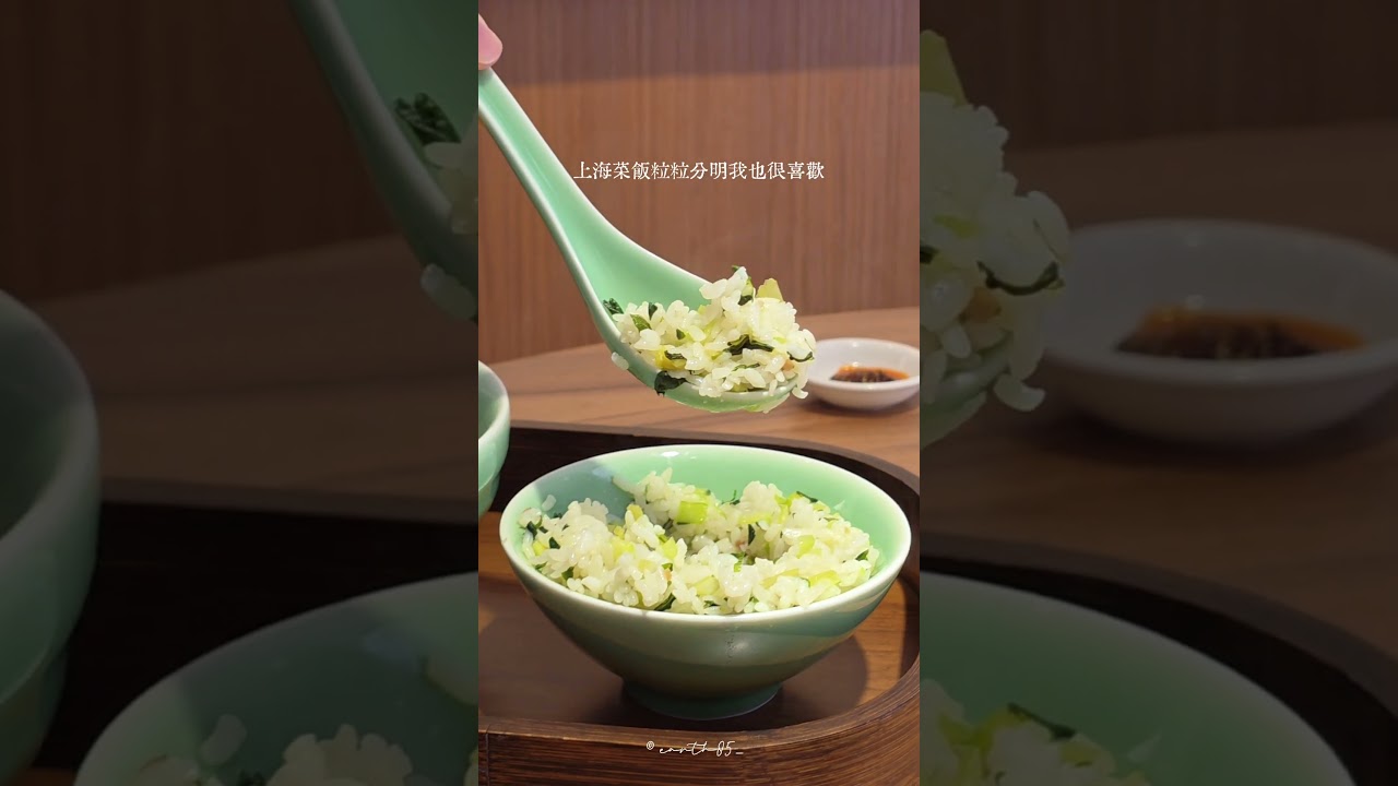 一拿起來就脫骨！會不會燉的太軟嫩！忠青商行全新品牌「青嬌膠原麵館」，主打招牌黃金雞燉湯，以台灣本土玉米雞搭配金華火腿慢燉八小時，將精華等鎖在湯頭內！滿滿膠原及營養，喜歡吃湯麵推薦黃金雞燉手工湯麵。