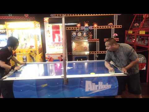 Marlin pie v Dash in air hockey
