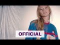 Videoklip Leony - More Than Friends  s textom piesne