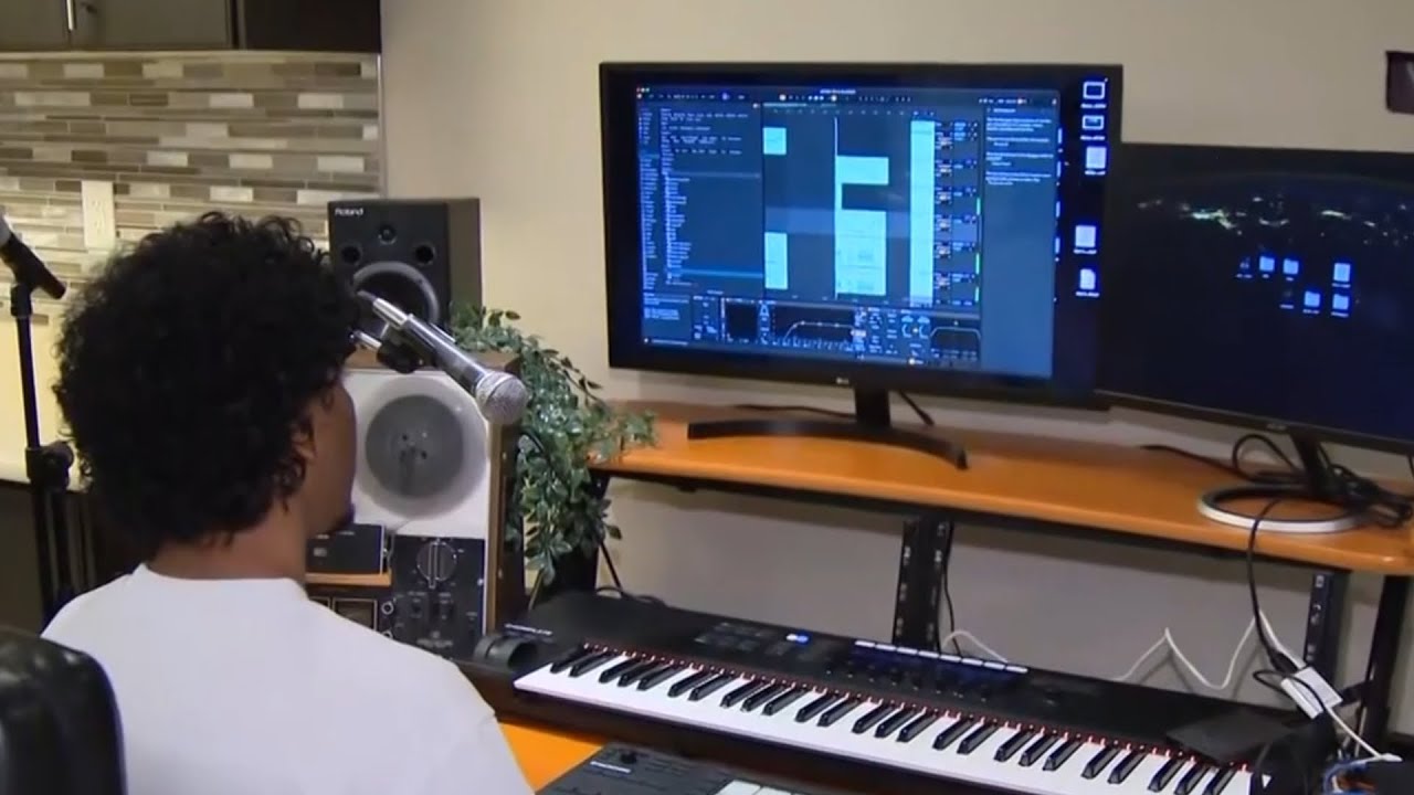 Markham teen's music featured on Drake albums - YouTube