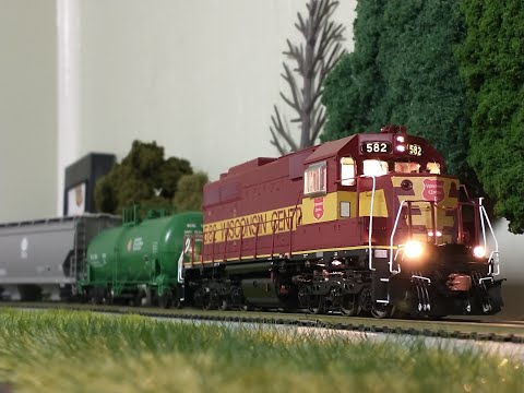 Scaletrains Museum Quality Wisconsin Central 582 EMD SDL39