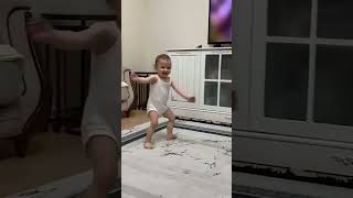 Download lagu main Nikla Gaddi leke Gadar 2 song baby dance video 🕺🕺 #funny mp3 Download lagu main Nikla Gaddi leke Gadar 2 song baby dance video 🕺🕺 #funny mp3
