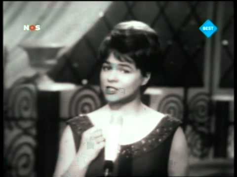 Top 10 German Eurovision Song Contest Entries: #5 ('Zwei Kleine Italiener')