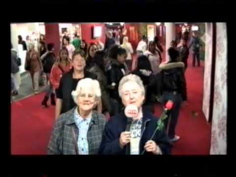 Uit de oude doos: Loeske in de babbelbox bij Man bijt hond