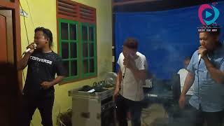 Download lagu Arosa trio..gila,tinggi benar suaranyh!.(didoit paccat).sangat ngeri pemain keyboardnyh mp3