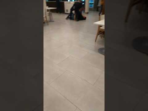 Pelea con policía en la estación de servicio de Rada Tilly