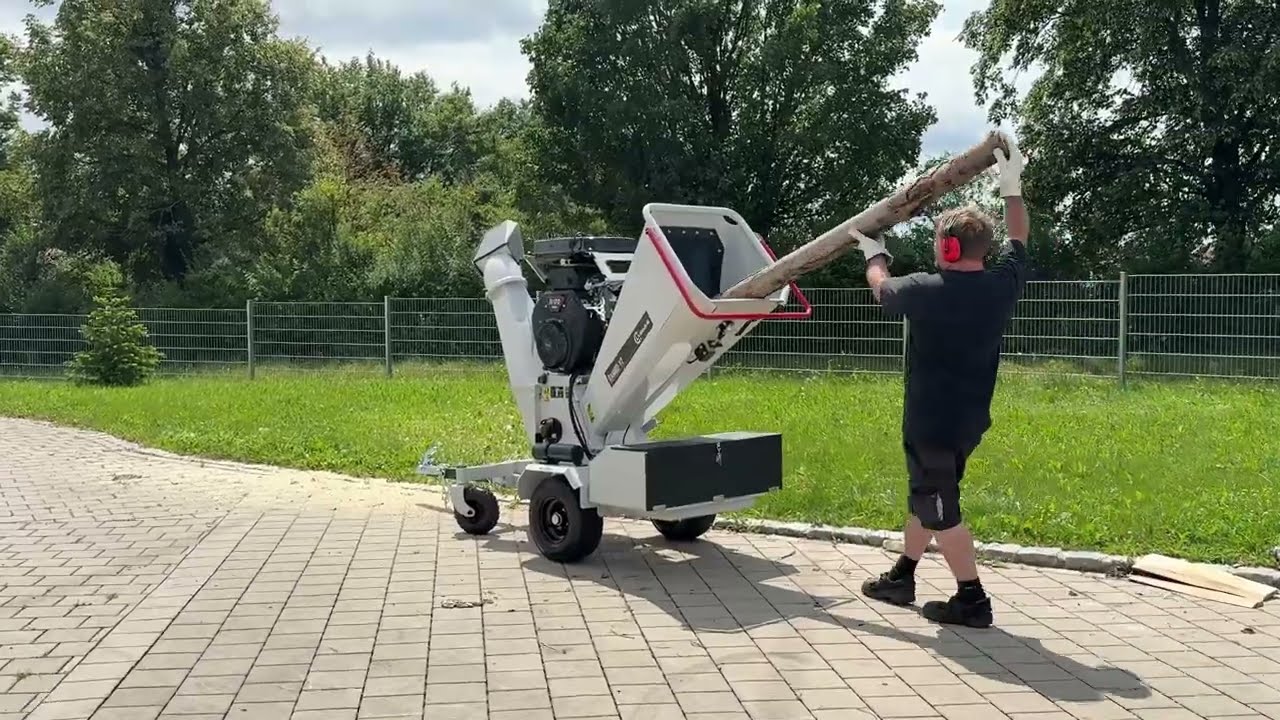 Сецкалица грана / брусилица грана / сецкалица за дрво са В-мотором, 34 кс, 150 мм лако