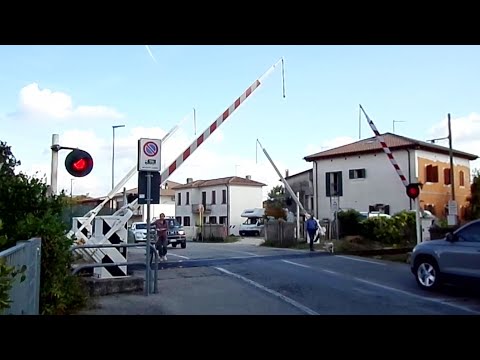 Passaggio a livello di Cornuda (TV)