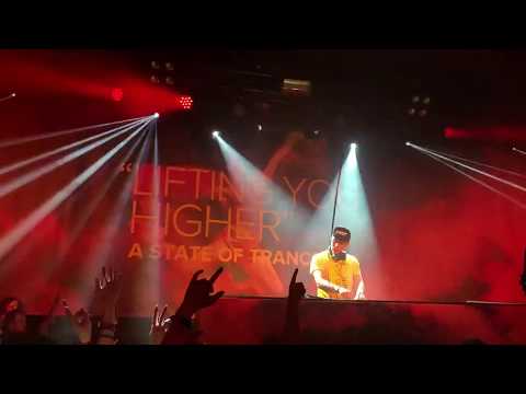 Armin van Buuren ASOT900 Boat Preparty