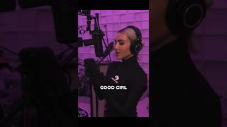 She can see us🤣🤣Kim singing santa baby, Sibilings laughing #thekardashians