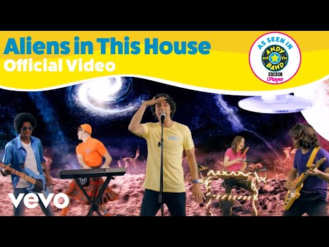 Andy and the Odd Socks - Aliens in This House (Official Video)