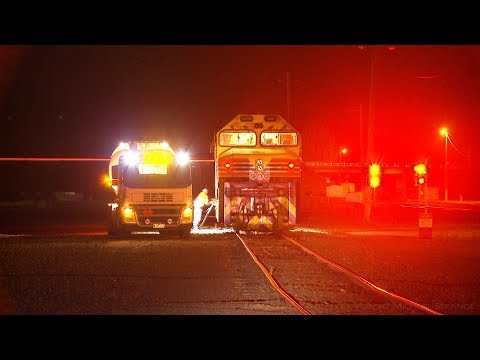 SSR 1KS1 Locomotives Refueling : BRM001, 4701, 4702, RL301 & RL306 - PoathTV Australian Railways