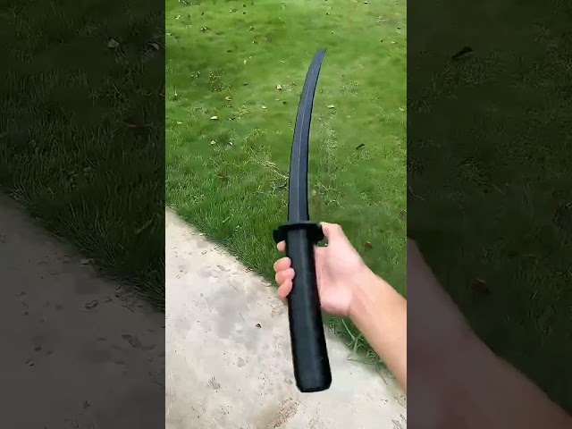 Vídeo relacionado con JAWUZ 2 Piezas Espada Ninja, Juguete de Espada Katana Impresa en 3D, Espada Samurai Retráctil con Gravedad, Juguete Samurai Retráctil de Plástico (Negra)