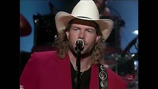 Toby Keith - You Ain&#39;t Much Fun - Live