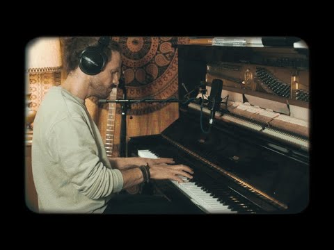 twocolouredman - Not a Good Friend (Official Music Video)