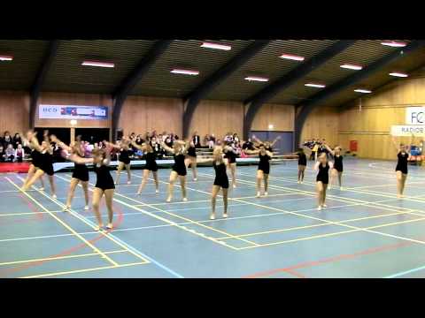 Støkk-framsýning 2011: Gentur 9.-10. flokk