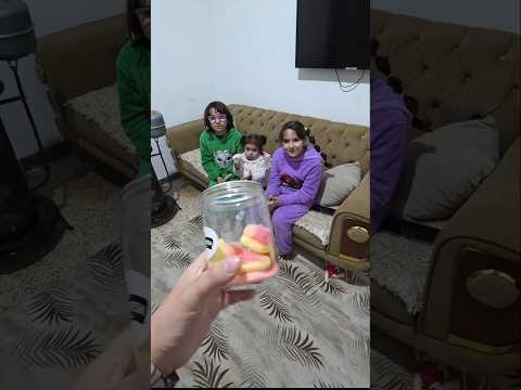 اكلو كاندي مقرقشة شوفو شو صار فيهن 😱😂#رموش #فاميلي #ميلا