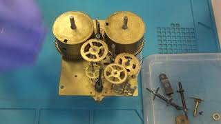 Ремонт, профилактика(репассаж) механических настенных часов с боем Янтарь. Watch repair Jantar
