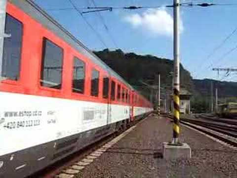 Náhradní souprava EC 170 Hungaria Berlin - Budapest v Děčíně