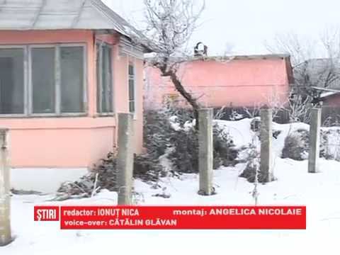 Femeia care trăia în frig la Murgaşi a murit