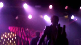 Kids In Glass Houses - The Best Is Yet To Come