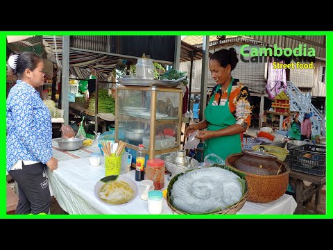 Green fish soup / Khmer rice noodle / Phumthom market / street food near me.