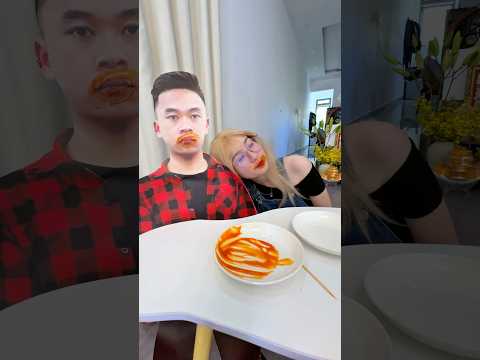 eating sausage with lover😂 恋人とソーセージを食べる😂