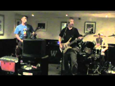 Mentally Yours - Independence - Live at the Castlemayne