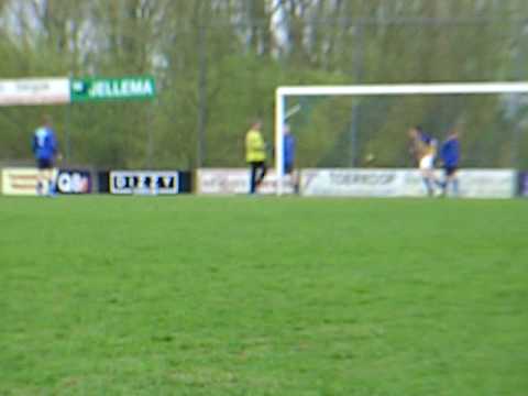 Be Quick D C1 - Leeuwarder Zwaluwen C1; 1-0 Rick