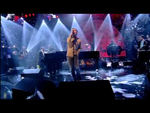 Kelly Jones performs Handbags & Gladrags on Jools Holland's Hootenanny in 2001