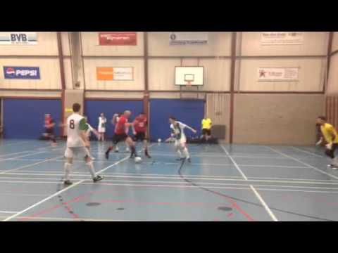 Kampioenen 2013-2014 mvv27 zaal 1 , doelpunt Roel