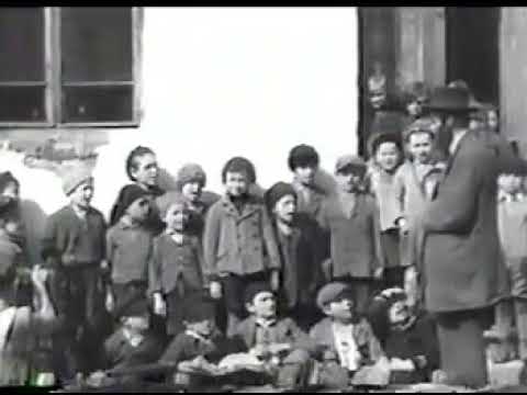 Jewish Life in Munkatch Munkács Munkacz 1933   Complete Rare Clip