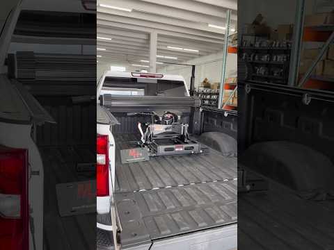 2022 Chevrolet Silverado 2500 Curt 5th Wheel Hitch installed under a Roll Up Bed Cover #5thWheel