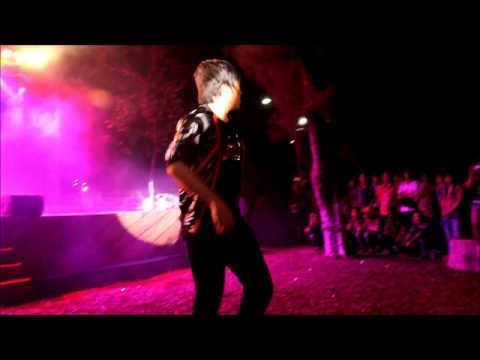 Khán giả đọ vũ đạo với WanBi