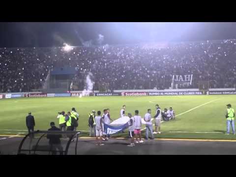 "Motagua vs America 20/10/2015(4)" Barra: Revolucionarios 1928 • Club: Motagua • País: Honduras