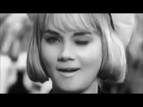 AKAW! - Sunday Sunburn (official video)