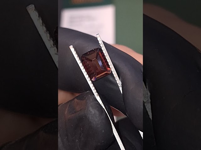 حجر سبيسرتايت جارنت طبيعي مفحوص و موثق بشهادة مختبر
