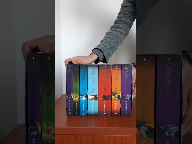 Vídeo relacionado con Harry Potter Paperback Box Set Books 1-7 (Deluxe Edition with Stenciled Edges)